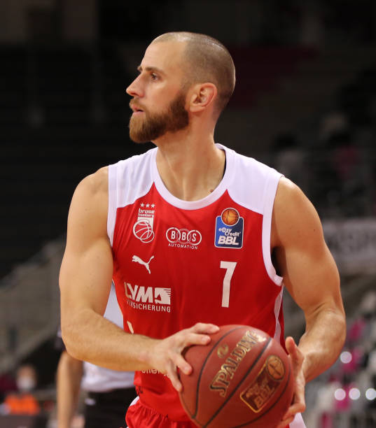 杨佳敏勇闯德国公开赛四强 缔个人最佳战绩