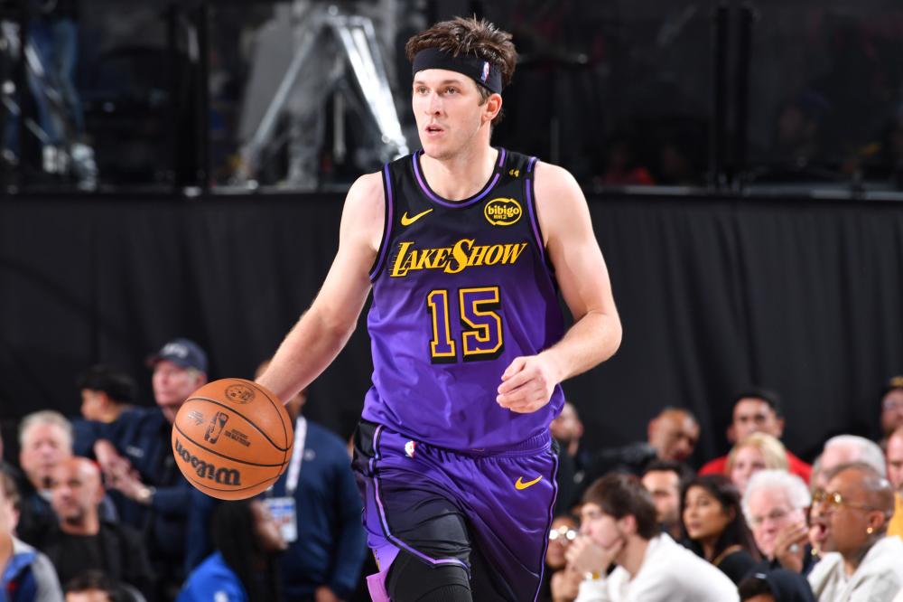 体育NBA：欧文 东契奇合砍65分 独行侠大胜鹈鹕迎两连胜