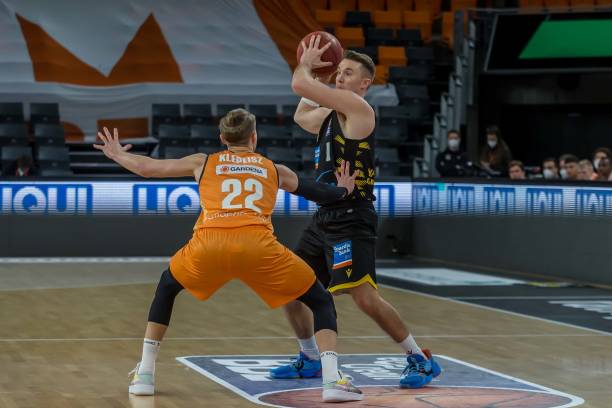 全国篮球联赛：球队实力对比分析